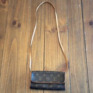 LOUIS VUITTON MONOGRAM POCHETTE TWIN PM CROSSBODY